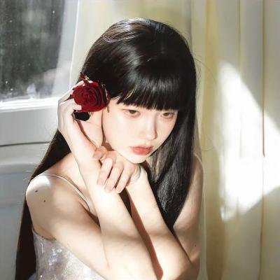 她似光芒举世无双